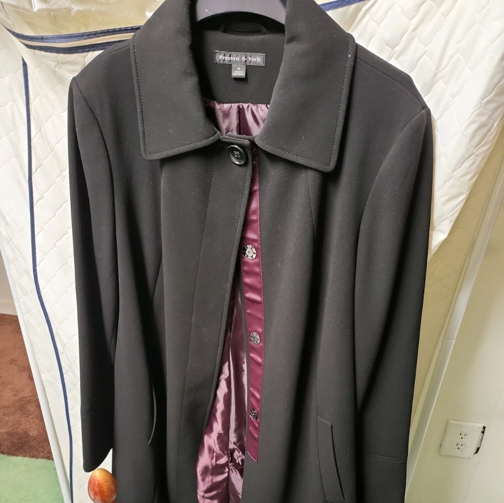 3/4  Pea Coat 4 snap closure, lined, side pockets